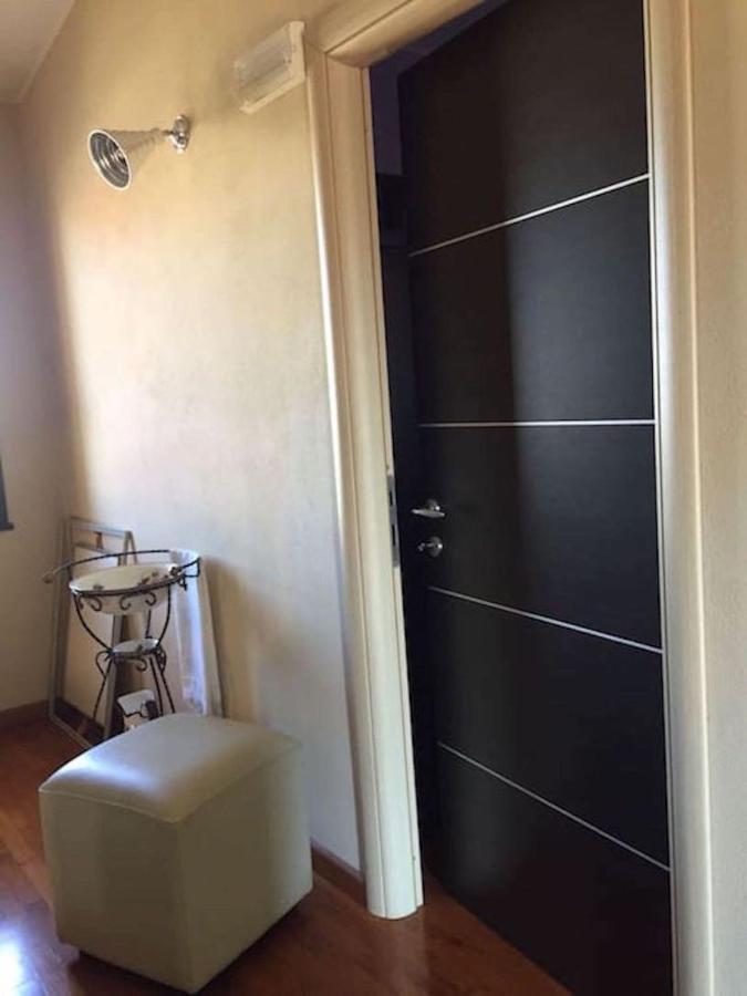 Alex Room Airport Elmas Luaran gambar